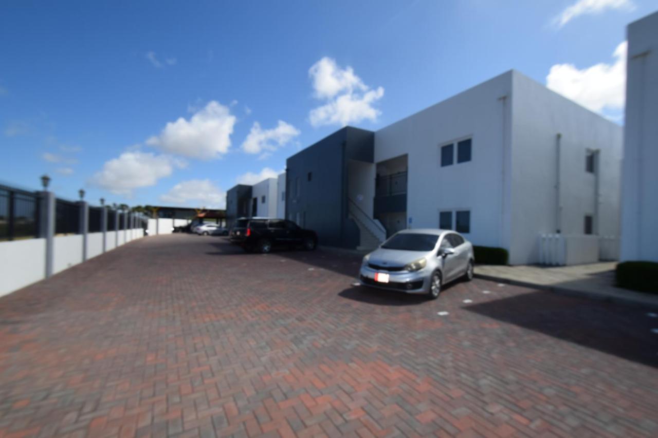 Arena Condos Aruba - Few Steps From Eagle Beach! Palm Beach Eksteriør bilde